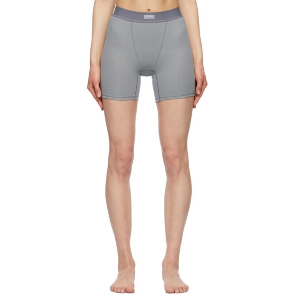 Skims Set - Ribbed Bra + Shorts - Picture 3 of 4